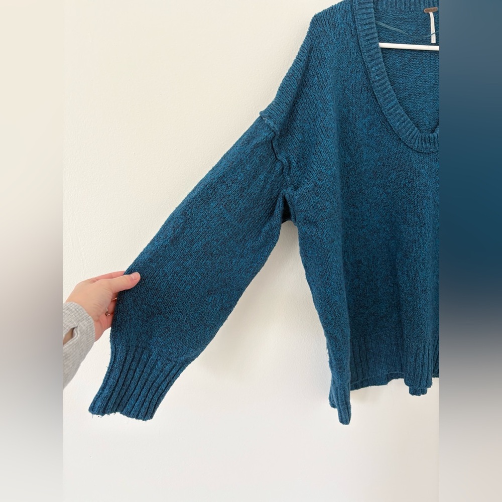 Free People Brookside Knitted Oversized Tunic Sweater in Halcyon Blue Size Small - Picture 5 of 9